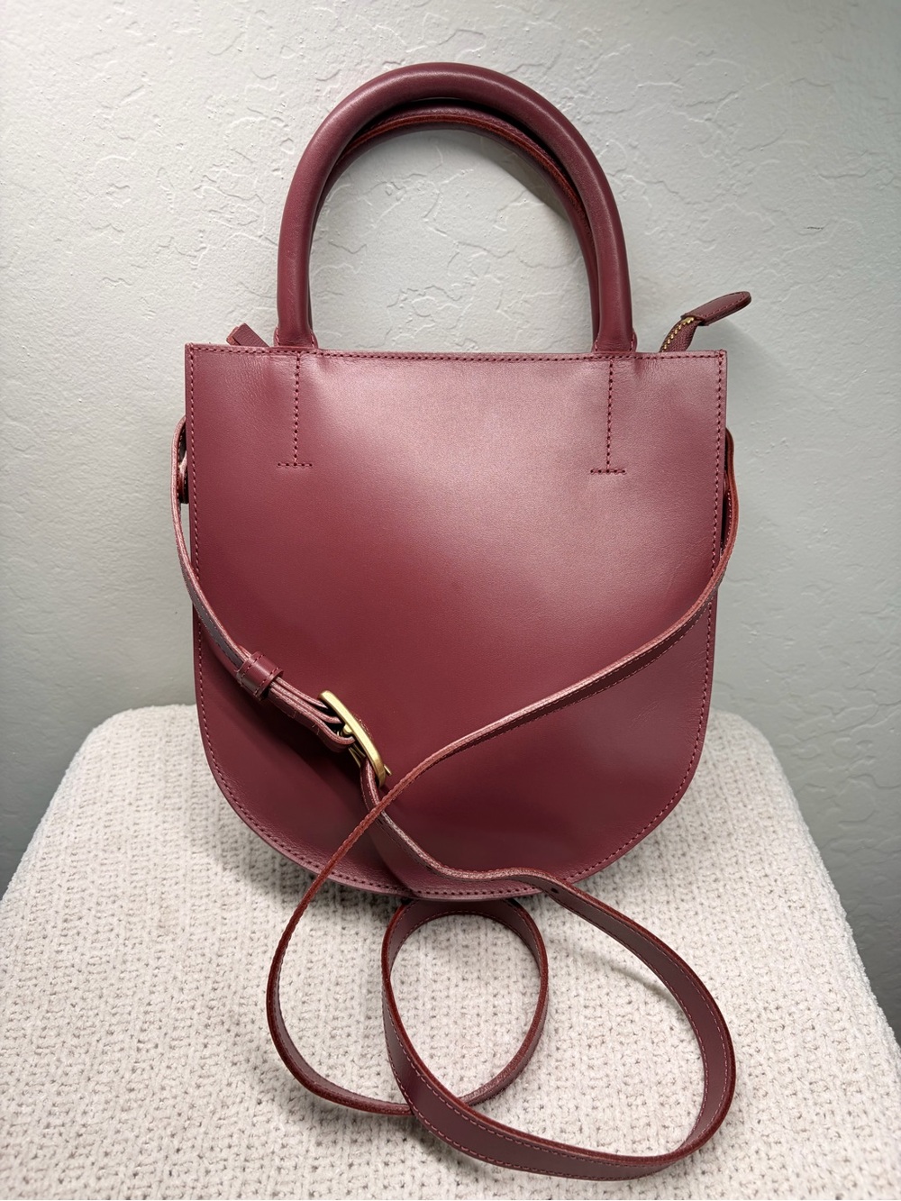 Structured Women's Saddle Shoulder Bag in Wine